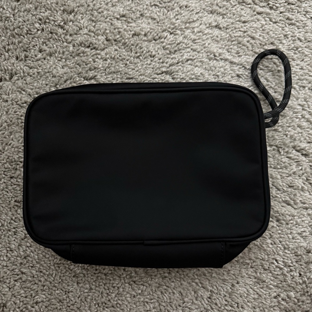 Lululemon Small Things Count Kit / Essentials Pou… - image 6